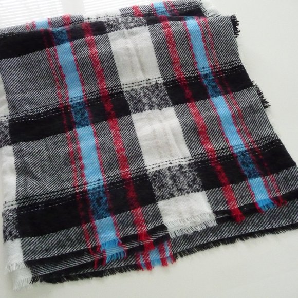 WOMENS NORDSTROM NATASHA SOFT PLAID BLANKET SCARF - Picture 1 of 3